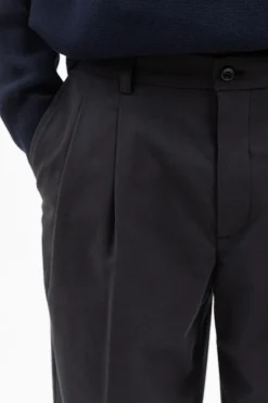Benn Relaxed Pleated Trouser